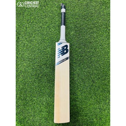 English willow Heritage+ cricket bat from New balance