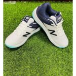 Cricket Spikes Shoes white and navy blue from New Balance