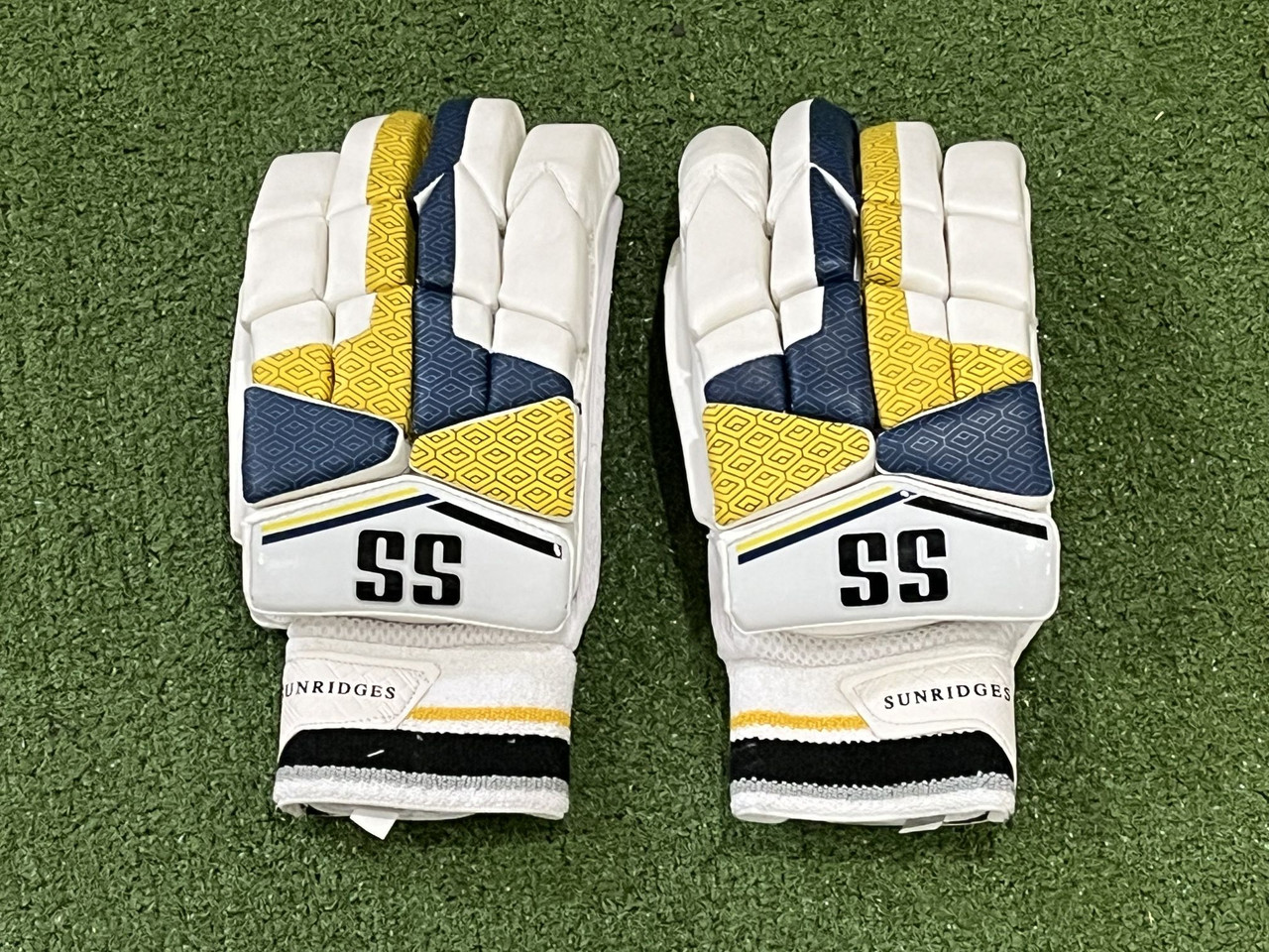 SS Superlite Batting Gloves Shop Offers on SS Cricket Collection